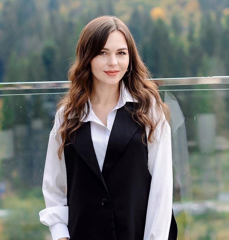 Halyna Varkhov